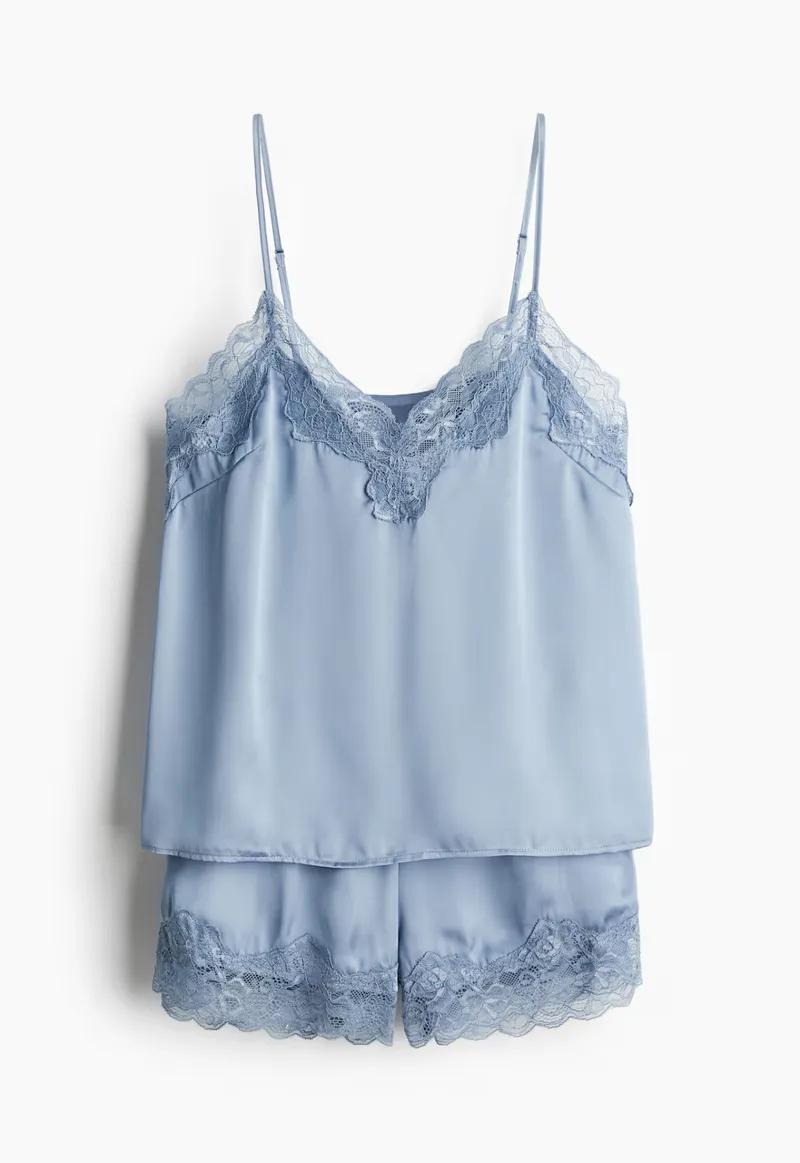Nachtwäsche aus Satin 